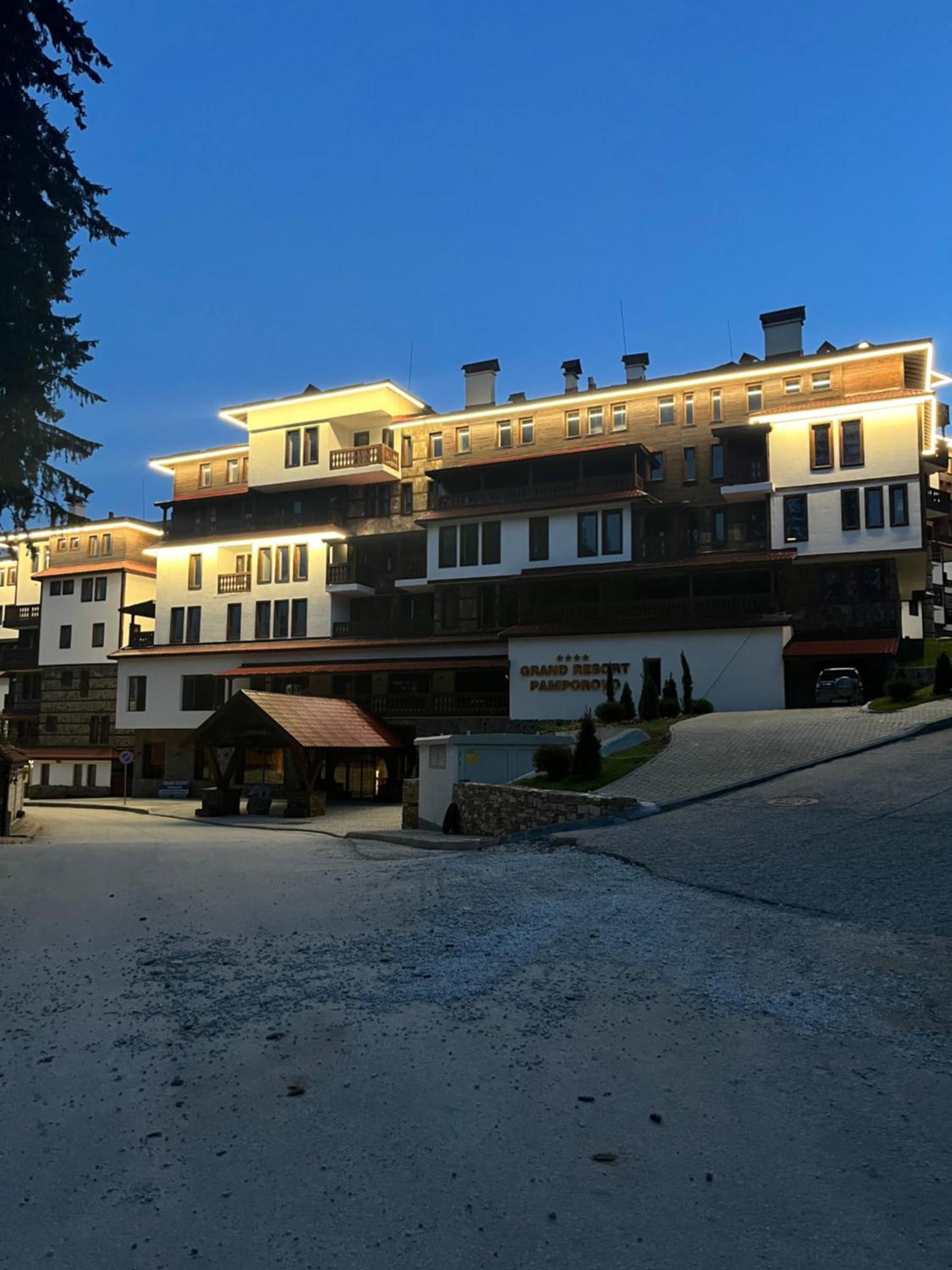 Grand Resort Luxury Apartment Pamporovo Eksteriør billede